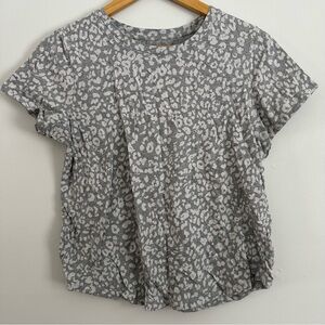 Old Navy Everywear grey crewneck tee white animal print
